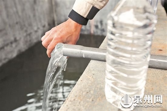 采用“天然有機(jī)酸除污降解”，豬糞水可“變”清水，循環(huán)沖洗豬舍。
